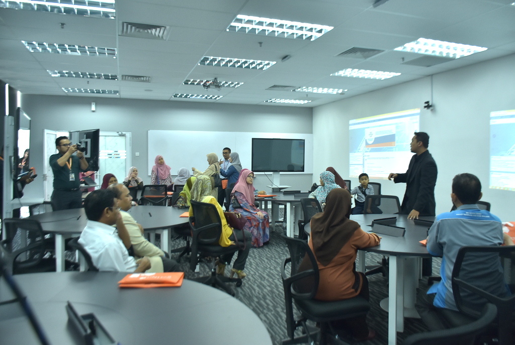 UKM 1671